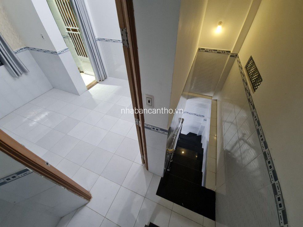 BÁN NHÀ 2 LẦU ĐÚC GIÁ RẺ