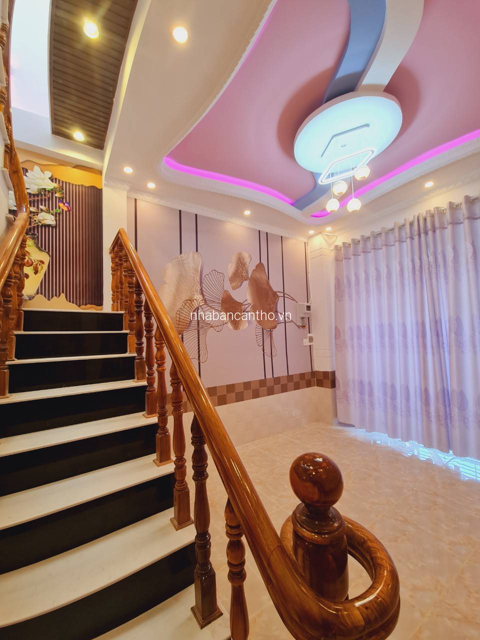 NHÀ LẦU MỚI HẺM THỜI TRANG