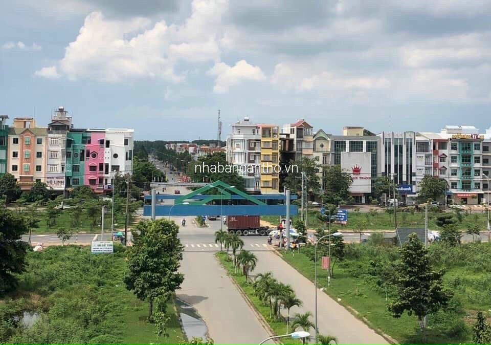 Bán nhanh nền đẹp không vướng tụ điện gần chợ phú thứ giá rẻ so với thị trường 