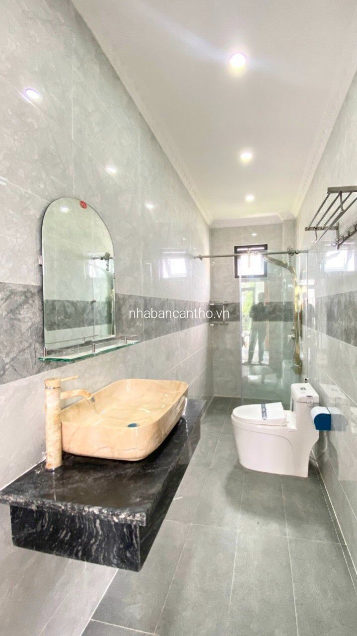 Bán nhà biệt thự 1 trệt 2 lầu phong cách châu âu đan xen hiện đại giá 7.7 tỷ 