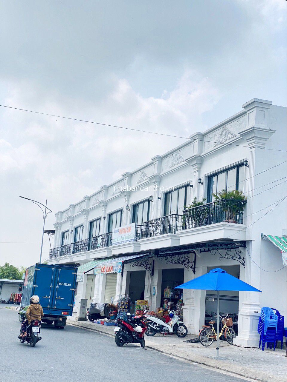Bán nhà phố mặt tiền chợ Thới Lai