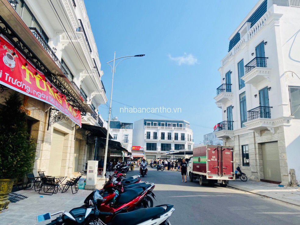 Nhà 3 Lầu Mặt Tiền Chợ ngay Thị Trấn Thới Lai Hỗ trợ vay