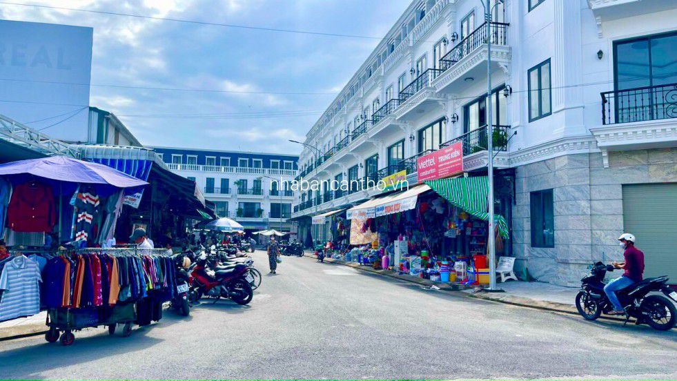 Bán nhà mặt tiền chợ thới lai Cần Thơ