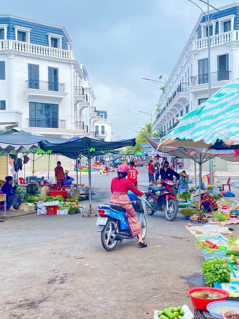 Bán nhà mặt tiền chợ cam kết mua lại lợi nhuận đến 35%