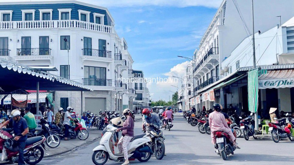 Bán Nhà ở chợ thuận tiện kinh doanh hỗ trợ vay