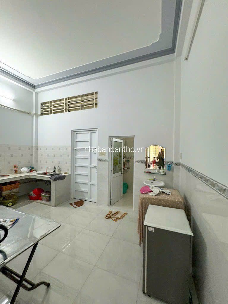 NHÀ LẦU ĐÚC KIÊN CỐ GIÁ RẺ NHẤT KDC HỒNG LOAN
